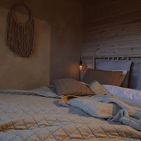 Field View Cabin Örebro Extérieur photo