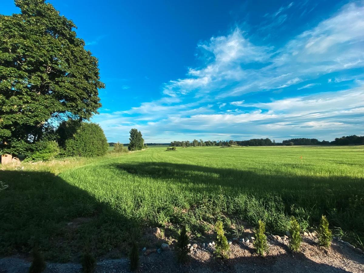Field View Cabin Örebro Extérieur photo